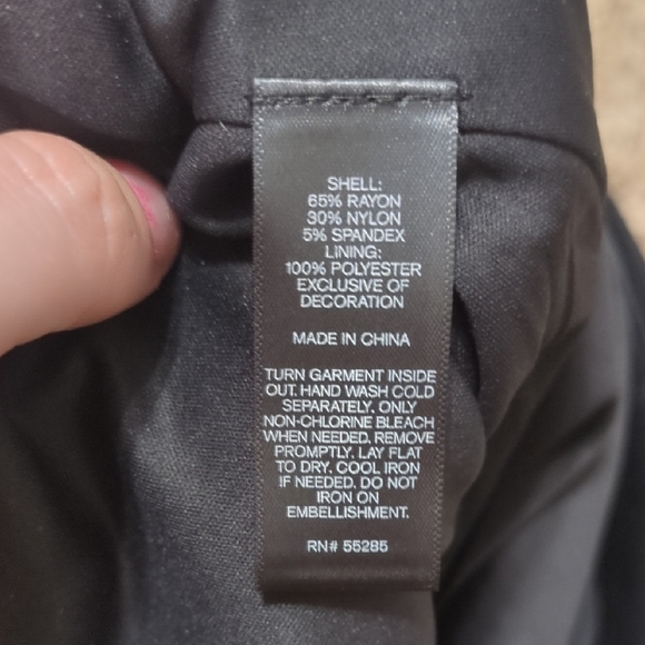 Express black floral embroidered mini skirt - Picture 7 of 8